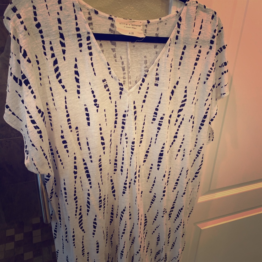 Alice + Olivia AIR dress that is oversized